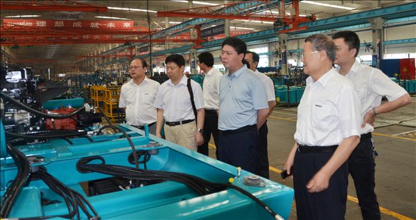 河南永煤集团董事长曹志安一行莅临山河智能考察