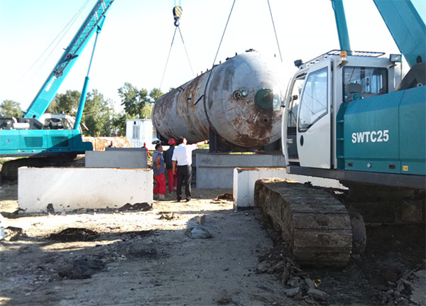 油田好帮手——山河智能伸缩臂履带起重机