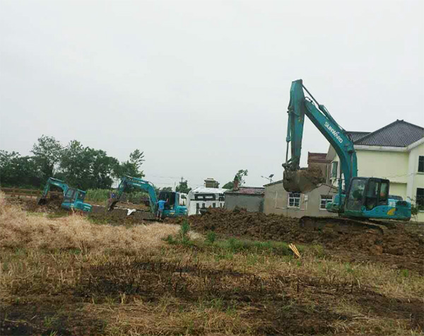 抗洪英雄显身手，山河智能系列挖掘机奔赴抗洪一线