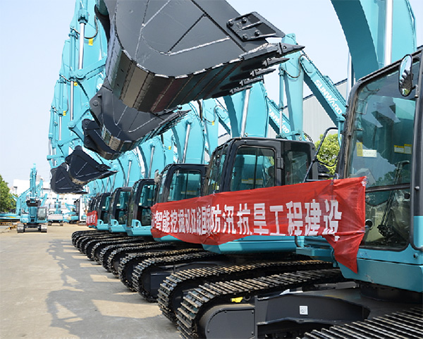 抗洪英雄显身手，山河智能系列挖掘机奔赴抗洪一线