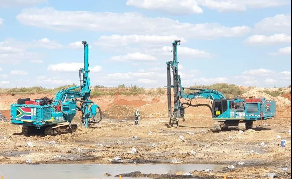 山河智能凿岩设备名扬南非