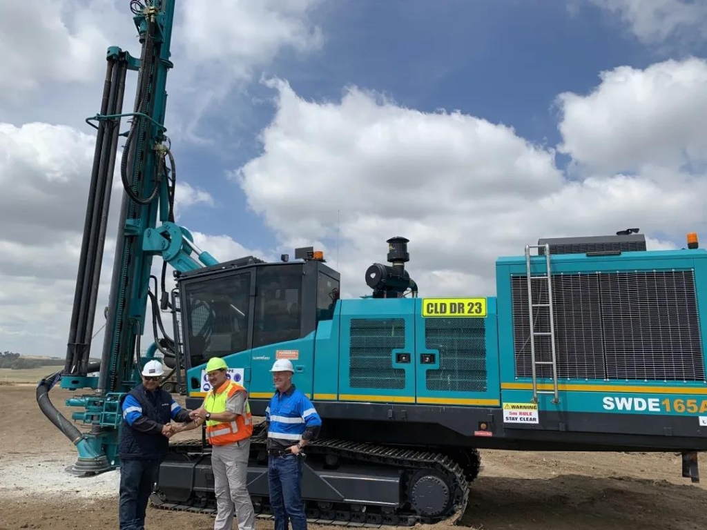 山河智能凿岩设备名扬南非