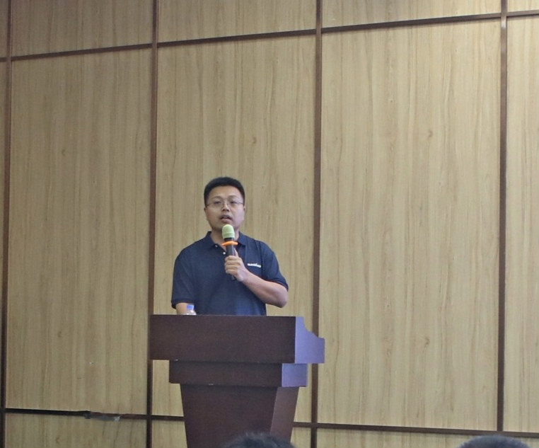 以强执行力聚焦基础能力建设 向挖掘机万台俱乐部迈进——山河智能2020年挖掘机经销商半年度会议圆满召