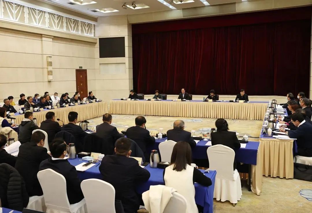 何清华：民营企业要加强创新积累，推崇精耕细作的内涵式增长