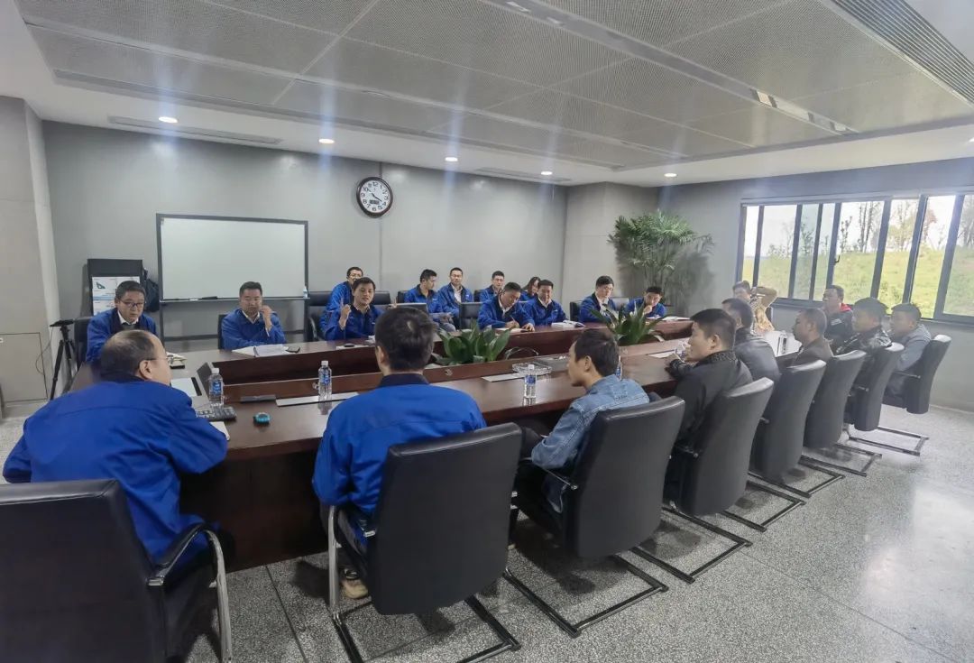 一起来“找茬”！10位“超级体验官”试驾山河智能最新“F系列”挖掘机