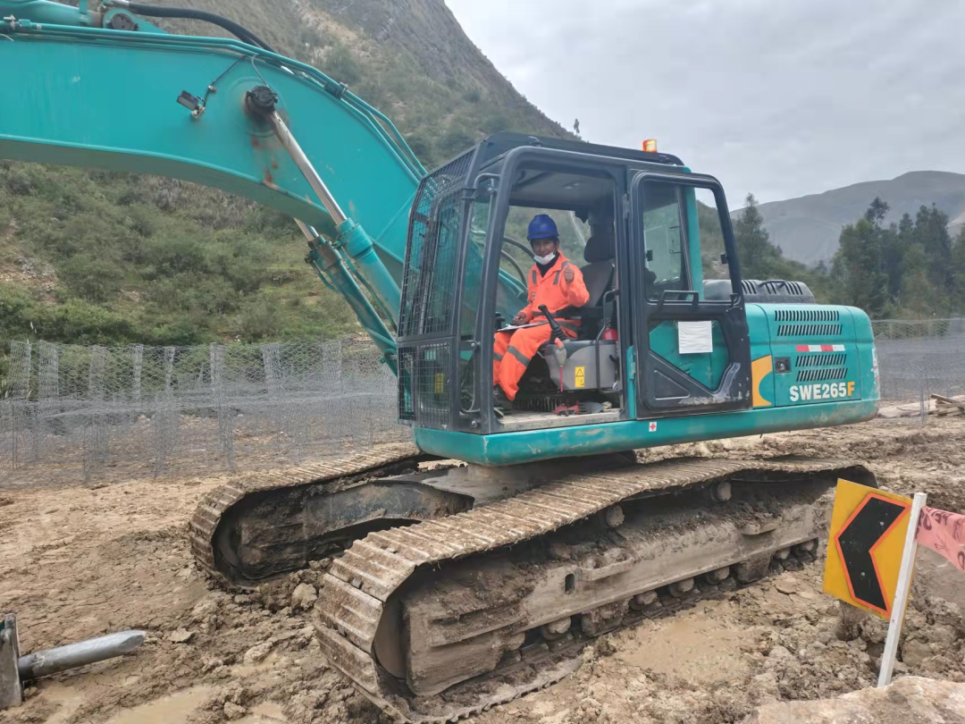 挑战世界第二高山脉！山河智能装备助力秘鲁安第斯国家公路项目建设