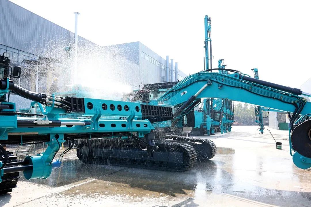 莫道君行早，更有早行人！山河智能癸卯兔年开工大吉