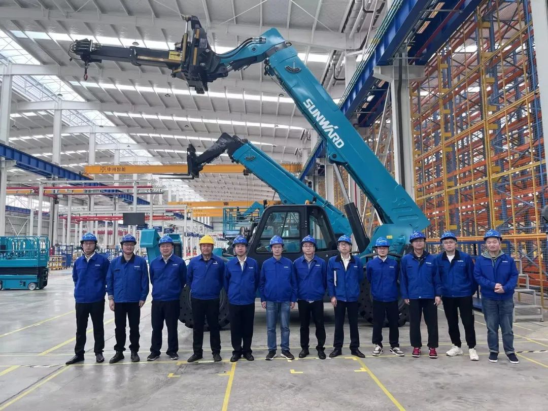 独家定制！山河智能油缸更换机器人顺利下线