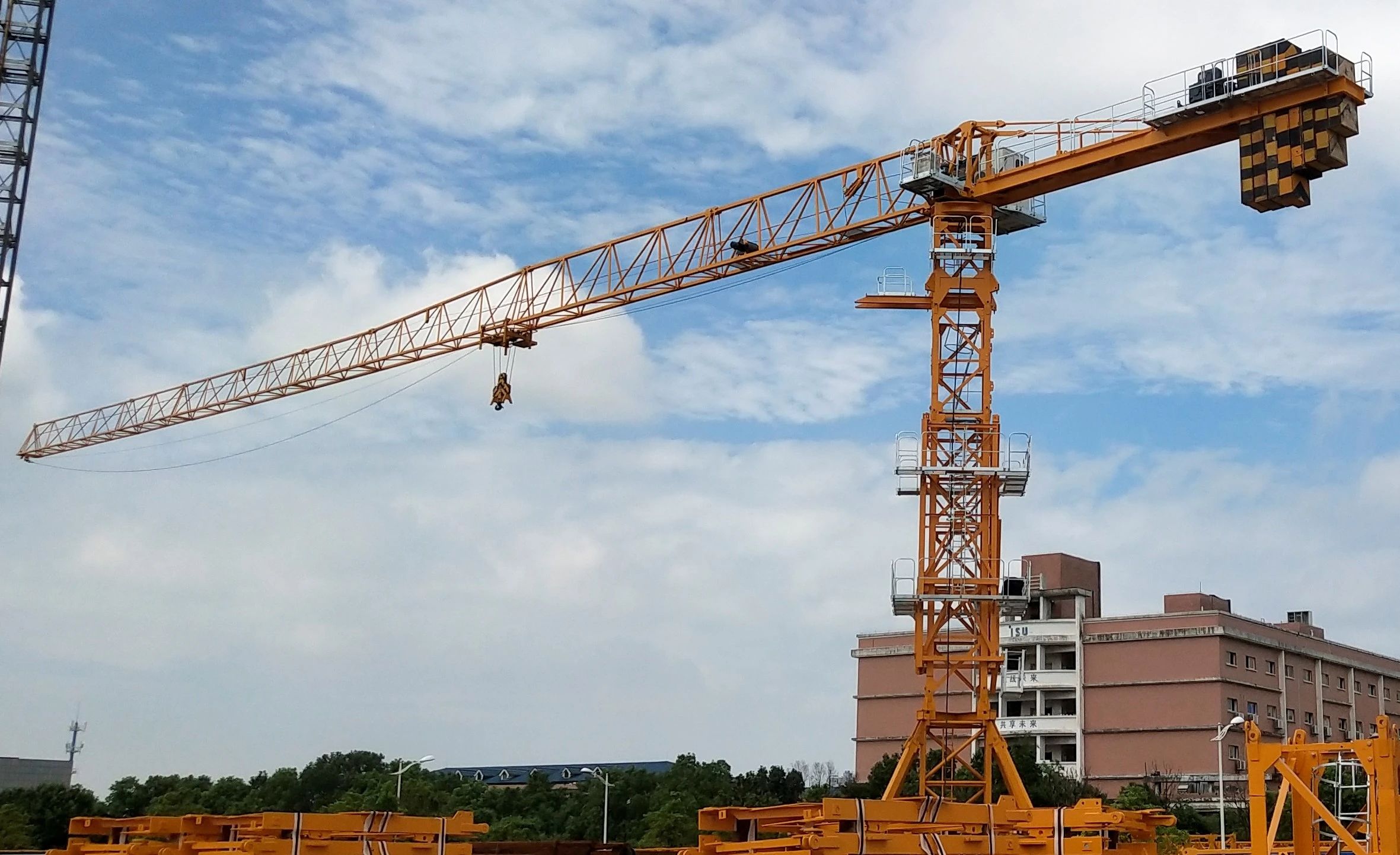 匠心智造,精益求精!山河江麓“精品工程”P6015B1-8塔机下线