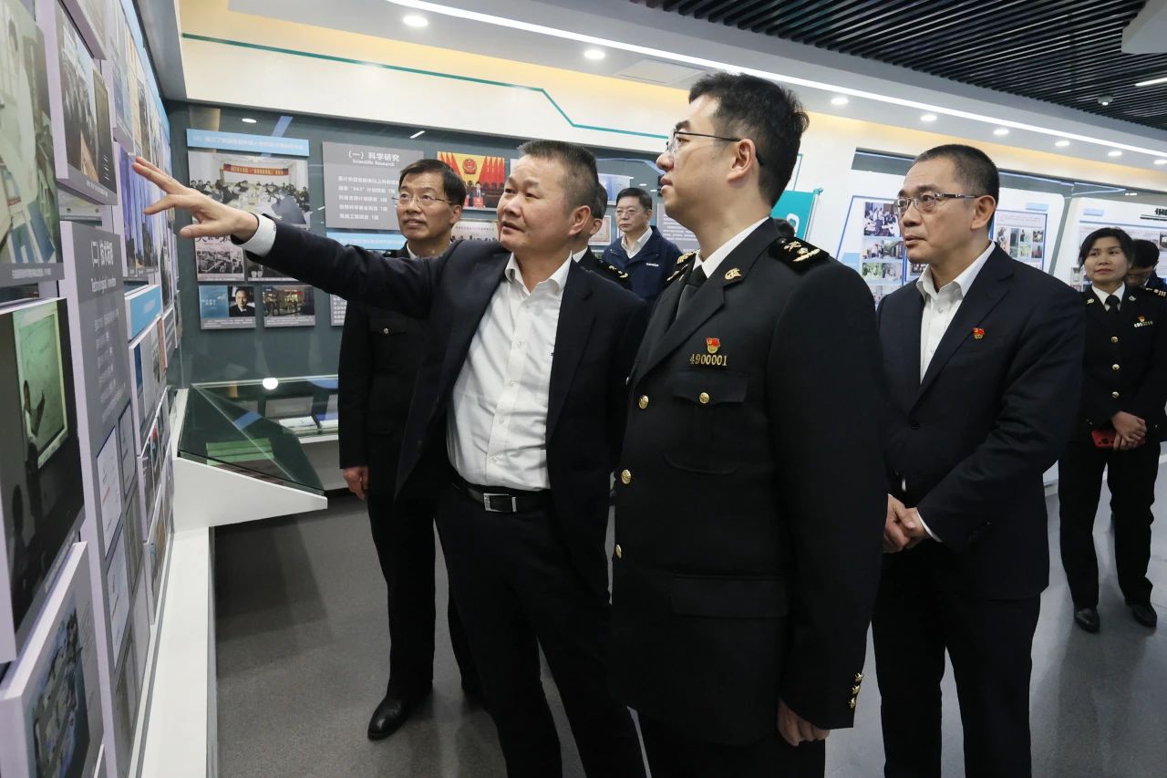 长沙海关党委书记、关长沈大为调研山河智能