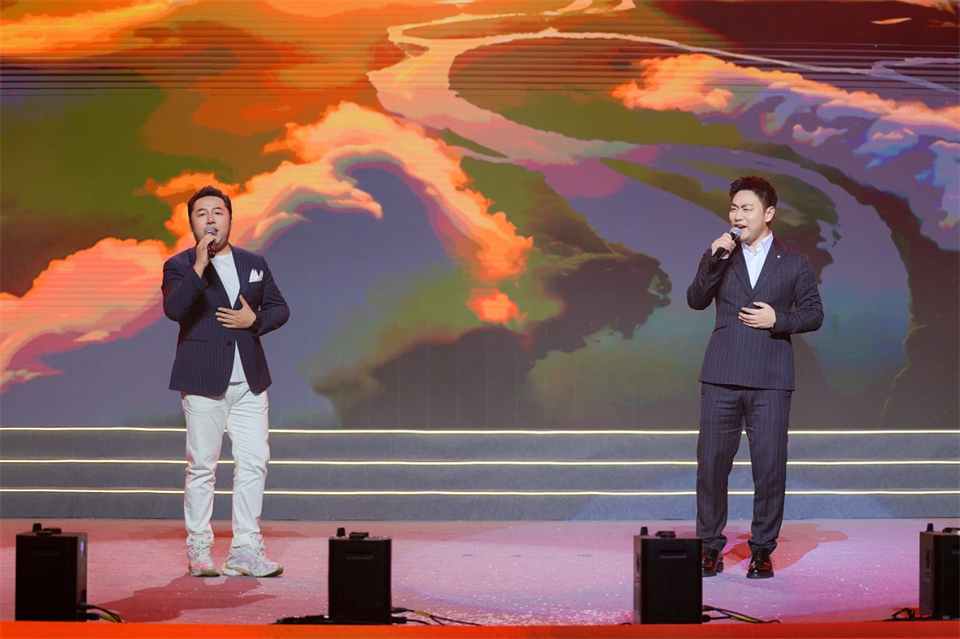 创新引领价值 理想成就未来——庆祝山河智能成立25周年表彰大会暨文艺晚会隆重举行