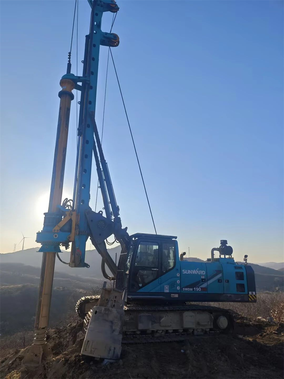 山河智能举办电塔桩技术创新交流会，为电力基础设施建设注入新动力