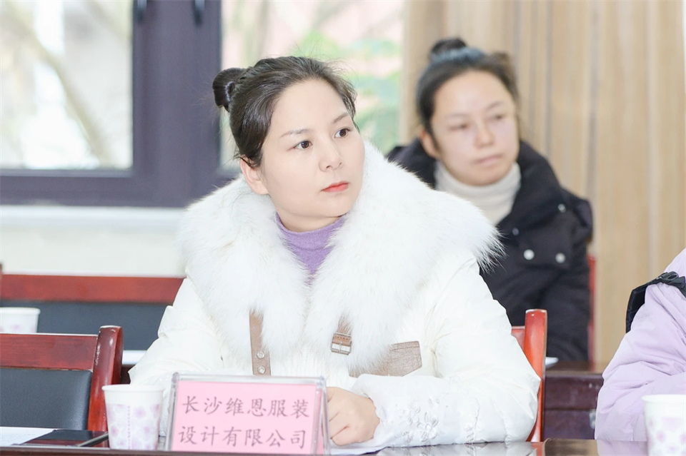 长龙街道、山河智能召开首届年货盛惠暨送春联文化惠民活动工作会议