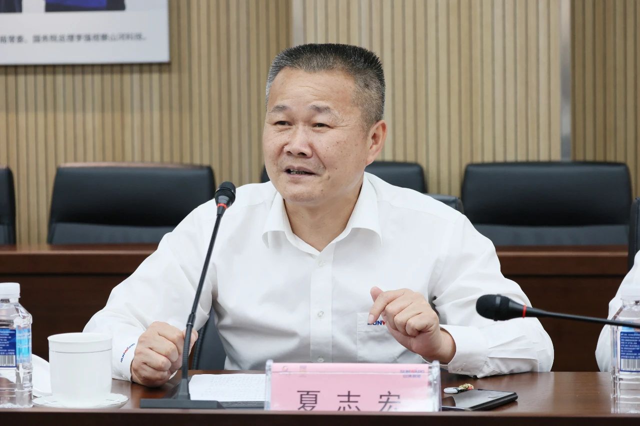 天能控股集团党委书记、董事长张天任率队到访山河智能