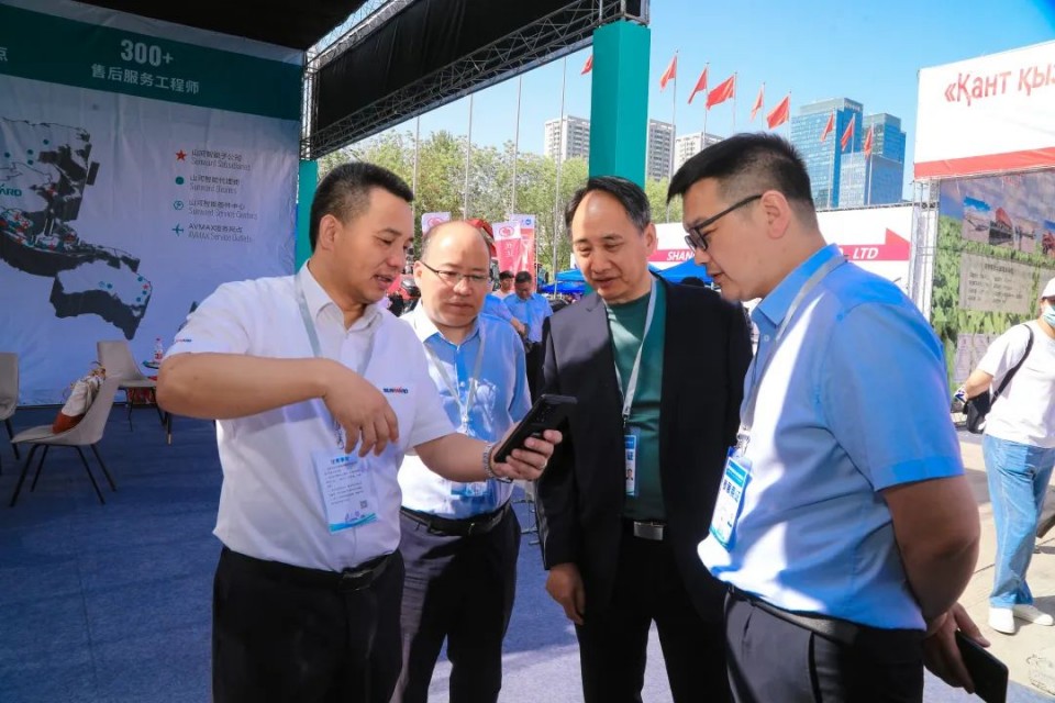 山河智能亮相2025新疆国际农业机械博览会