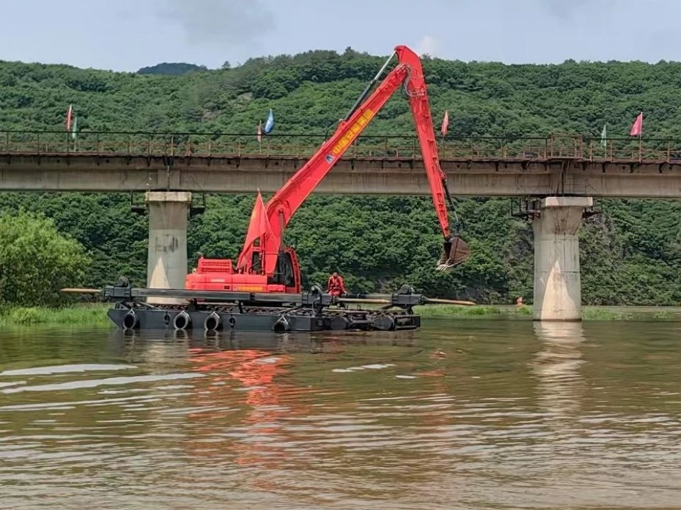 硬核破解“最后一公里”难题，山河智能应急救援设备助力“应急使命·2025”演习！
